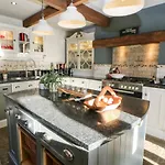 Ξενοδοχείο Dere House 4*