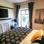 Dere House 4*
