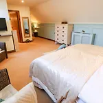 Dere House 4*