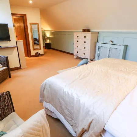 Dere House 4*