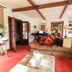 Dere House 4*